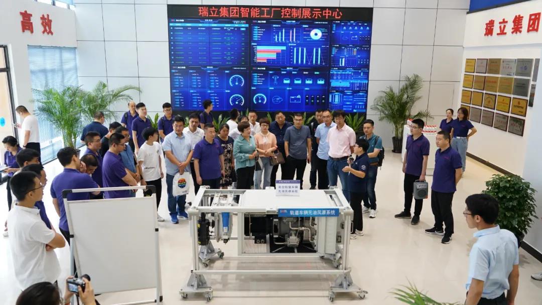 福田戴姆勒攜車橋廠“走進瑞立” 共同研究輪端產品性能提升