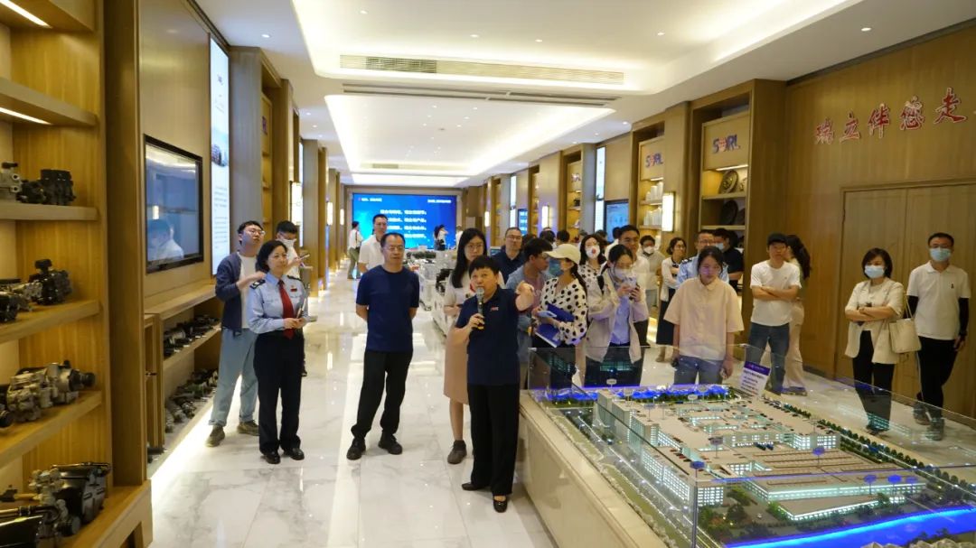 1687749764130087736.jpg 05.jpg